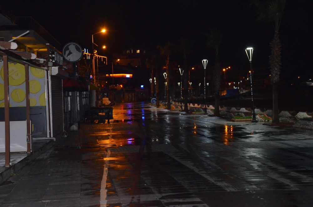 didimde yeni yila evlerde girildi 1 Didim’de yeni yıla evlerde girildi