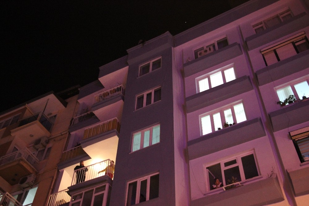 hayalindeki cocuklari icin ekipleri 4 saat boyunca ugrastirdi 10 Hayalindeki çocukları için ekipleri 4 saat boyunca uğraştırdı