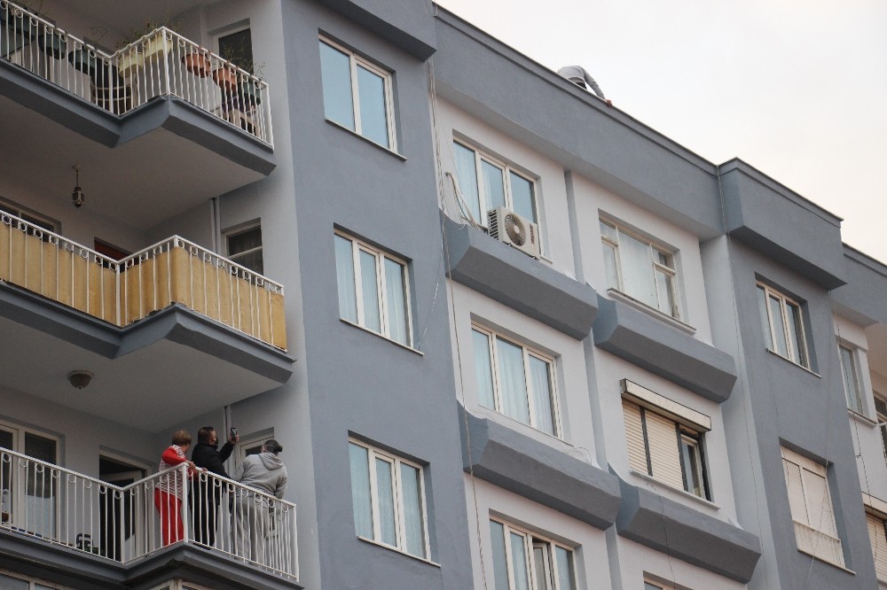 hayalindeki cocuklari icin ekipleri 4 saat boyunca ugrastirdi 6 rlM6n2Ui Hayalindeki çocukları için ekipleri 4 saat boyunca uğraştırdı