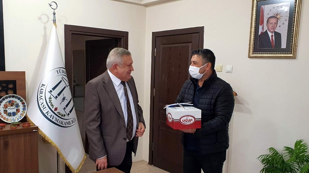 kaymakam soleyden yeni yil jesti 3 6YEpVzCq Kaymakam Soley’den yeni yıl jesti