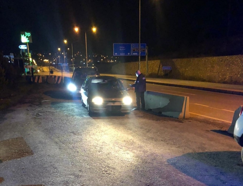 kusadasinda kisitlamaya uymayan 47 kisiye 148 bin 50 lira ceza kesildi 1 m2FGdV3u Kuşadası’nda kısıtlamaya uymayan 47 kişiye 148 bin 50 lira ceza kesildi