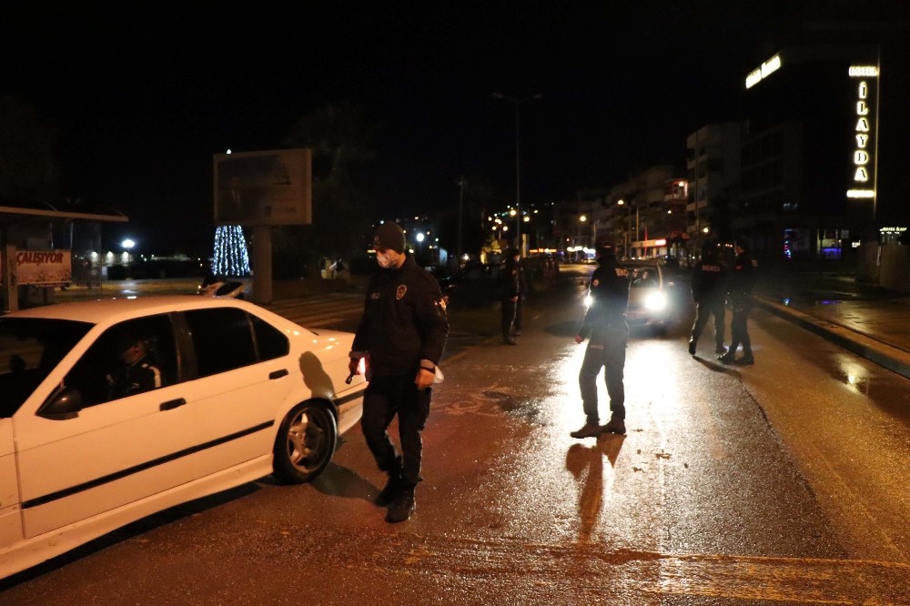 kusadasinda sessiz yilbasi 2 CeZ7DMsw Kuşadası’nda sessiz yılbaşı