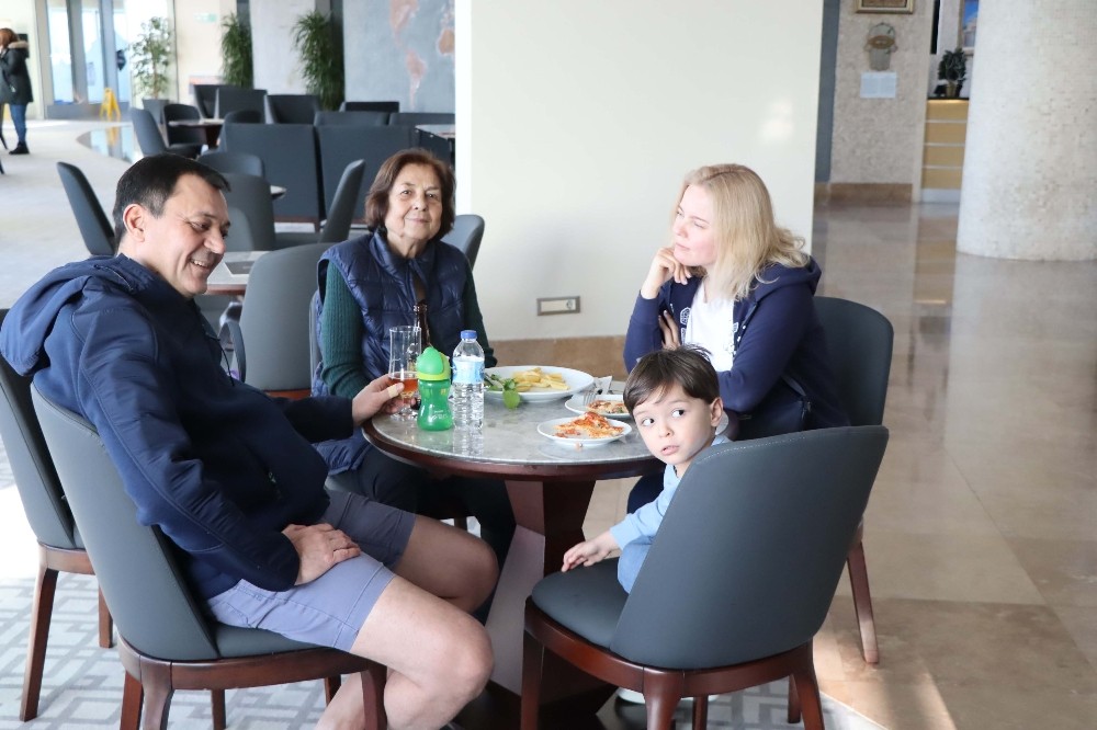 Kuşadası’ndan yeni yılın ilk günü izolasyonlu tatil manzaraları 2 kusadasindan yeni yilin ilk gunu izolasyonlu tatil manzaralari 2 4i78iNT3 Kuşadası’ndan yeni yılın ilk günü izolasyonlu tatil manzaraları