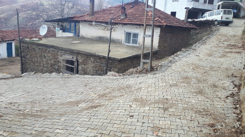 Kuyucak’ta parke taşı olmayan yol kalmıyor 2 kuyucakta parke tasi olmayan yol kalmiyor 2 3G6UGM98 Kuyucak’ta parke taşı olmayan yol kalmıyor