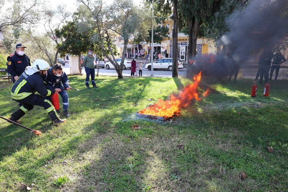 marmaris belediyesinde yangin tatbikati 2 etlvGVH4 Marmaris Belediyesi’nde yangın tatbikatı