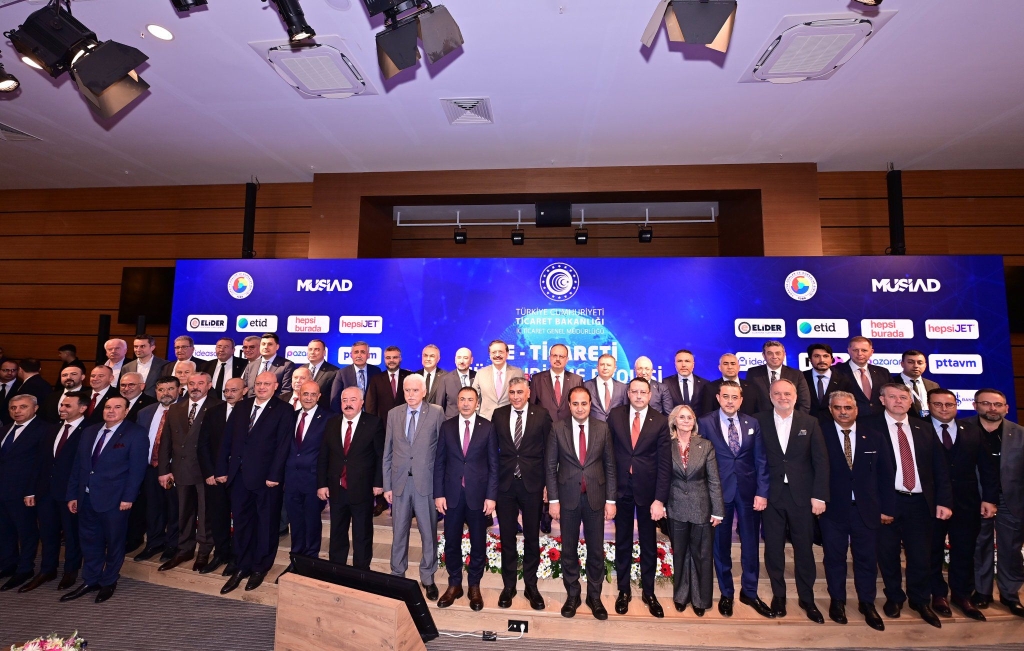 WhatsApp Image 2026 04 07 at 14.54.08 1 TOBB Başkanı Rifat Hisarcıklıoğlu Aydın’da: E-Ticaret Vurgusu Öne Çıktı