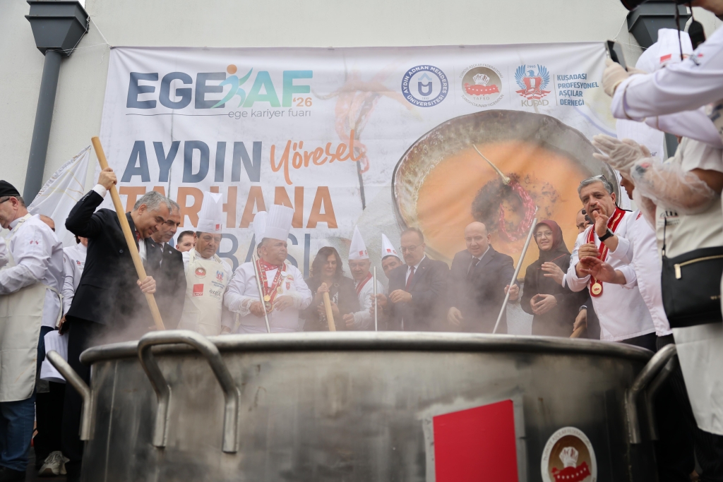 adu egekaf etkinlik EGEKAF’26 Aydın’da Kapılarını Açtı: Binlerce Öğrenci Kariyer Fuarında Buluştu