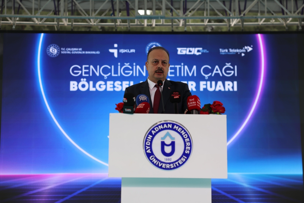 aydin valisi yakup canbolat EGEKAF’26 Aydın’da Kapılarını Açtı: Binlerce Öğrenci Kariyer Fuarında Buluştu