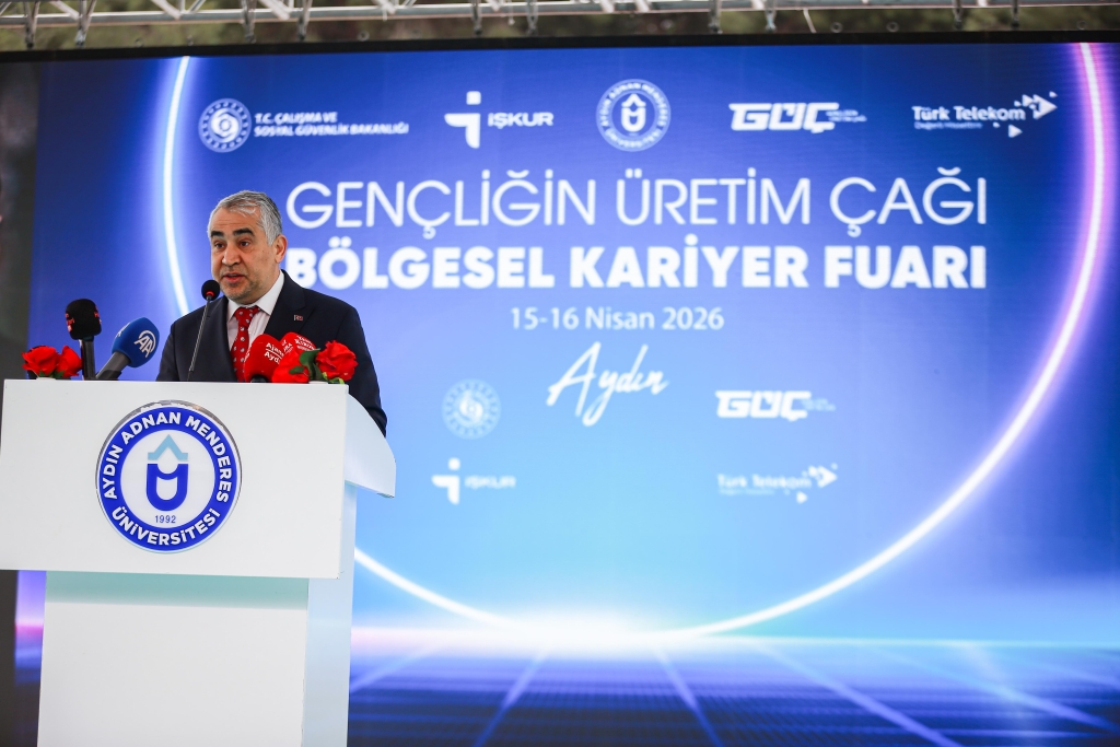 egekaf adu rektoru bulent kent EGEKAF’26 Aydın’da Kapılarını Açtı: Binlerce Öğrenci Kariyer Fuarında Buluştu