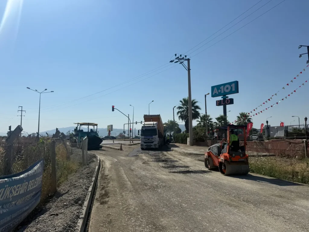 FOTOGRAF 2 3 Aydın Büyükşehir’in ulaşım yatırımları 17 ilçede sürüyor